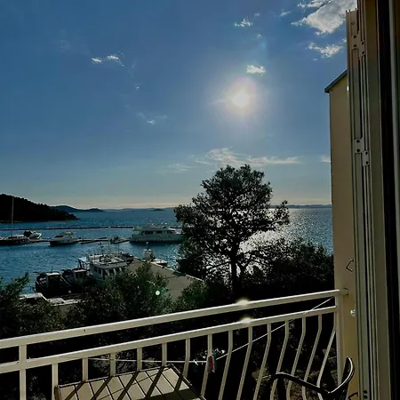 Mustel - Adults Only