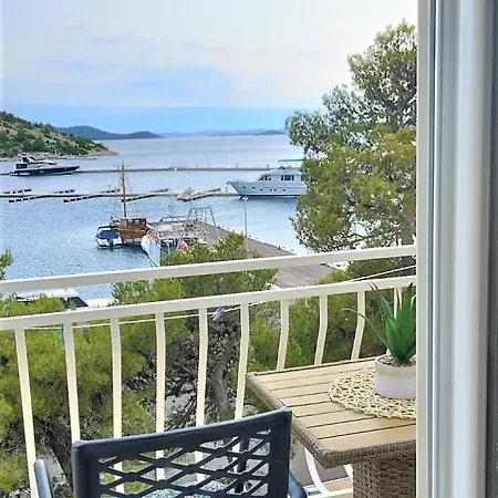 Mustel - Adults Only