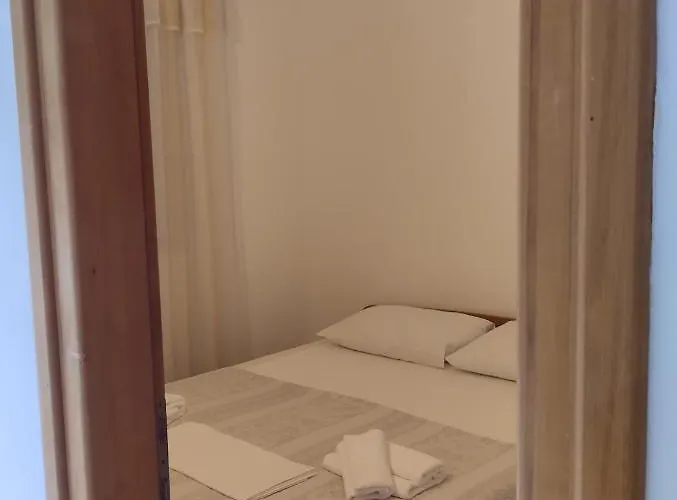 Mustel - Adults Only *