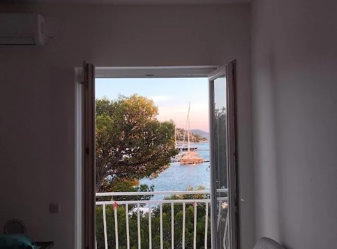 Mustel - Adults Only